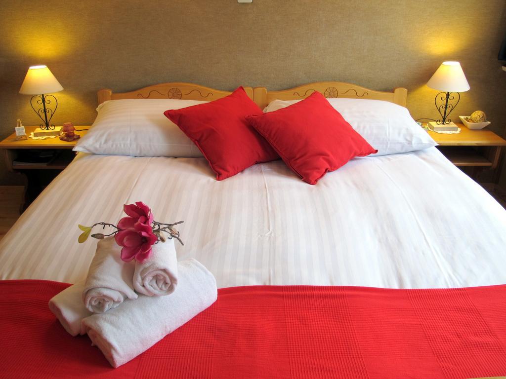 Hotel Restaurant L'Escale เวอร์บิเอร์ ภายนอก รูปภาพ