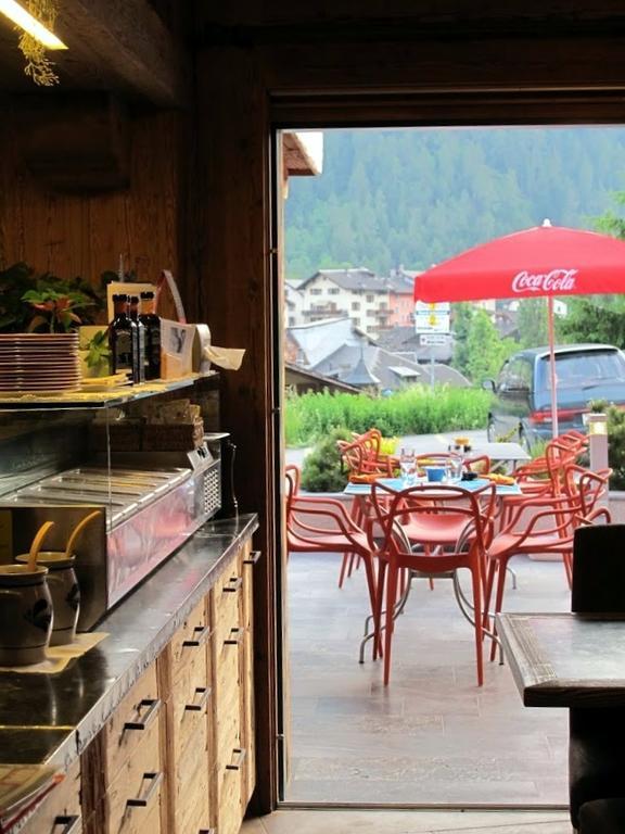 Hotel Restaurant L'Escale เวอร์บิเอร์ ภายนอก รูปภาพ