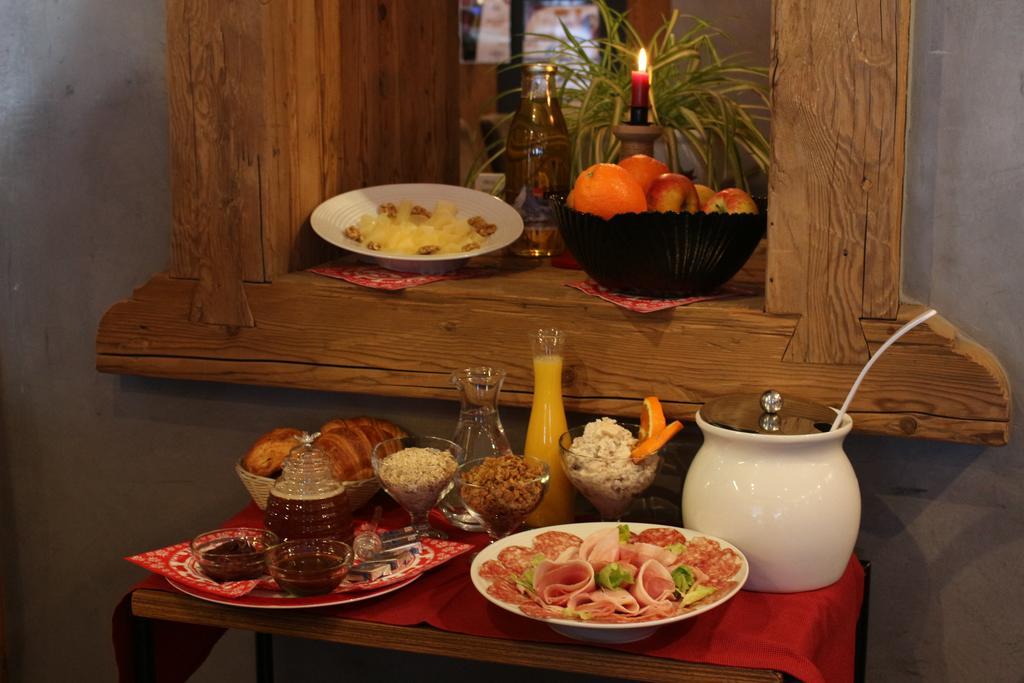 Hotel Restaurant L'Escale เวอร์บิเอร์ ภายนอก รูปภาพ